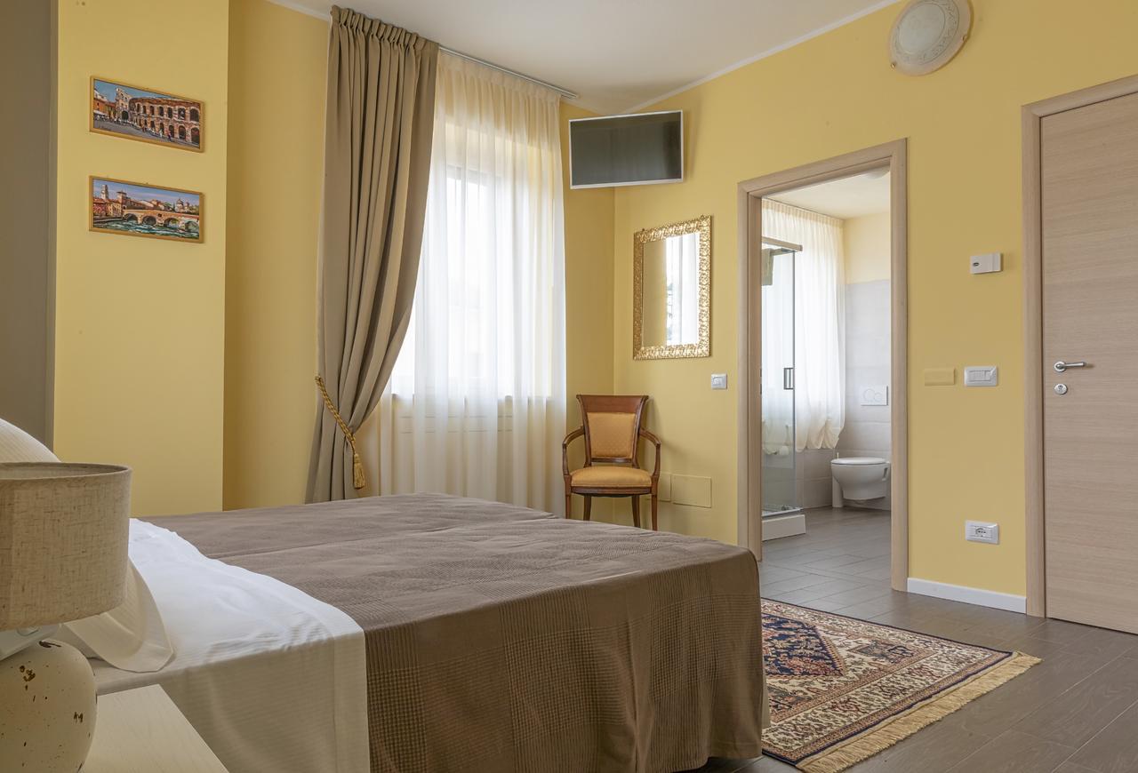 Villa Luisa Rooms And Breakfast Peschiera del Garda Exterior foto